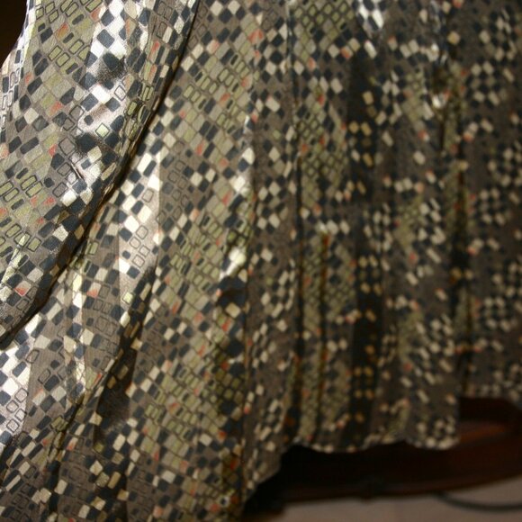 Anne Klein lined 100% silk skirt, size 14 - Picture 2 of 3
